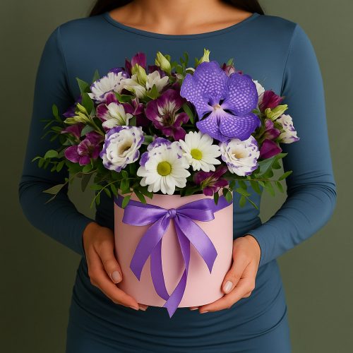 Цветы в коробке «Лавандовое вдохновение»